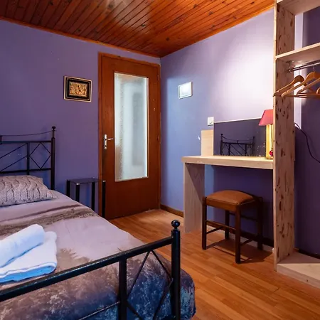 On The Rocks - Alpes Mancelles *