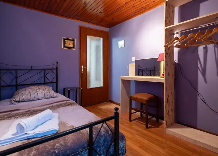 On The Rocks - Alpes Mancelles *